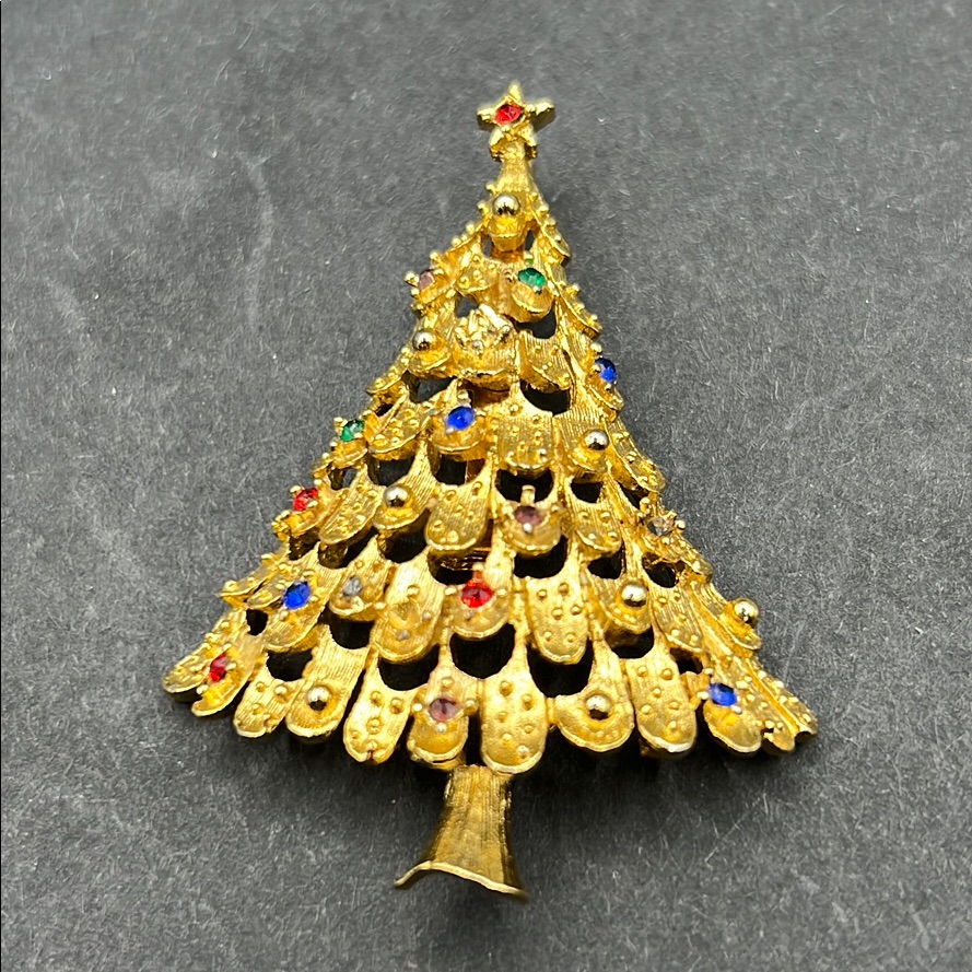 Vintage Jj Rhinestone Christmas Tree Brooch